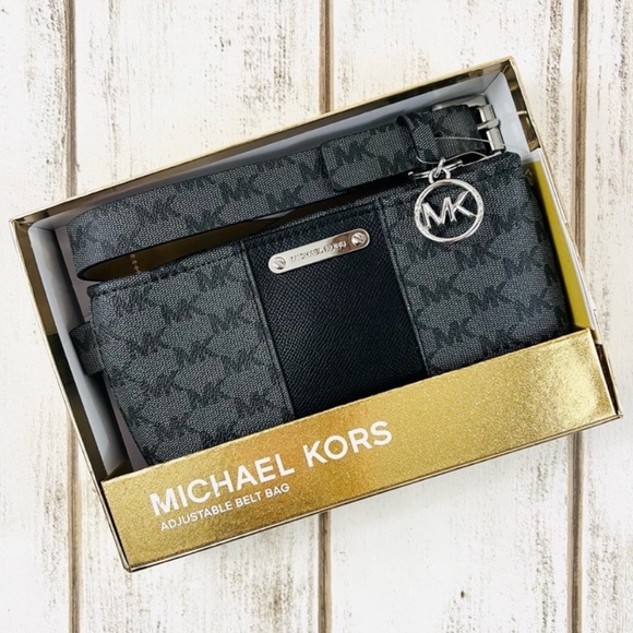 Michael Kors Accessories - L/XL Michael Kors Logo Wallet Belt Bag Fanny Pack